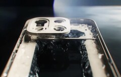 Nach dem abgebildeten OnePlus 15 soll der Hersteller ein günstigeres OnePlus Turbo planen. (Bildquelle: OnePlus)