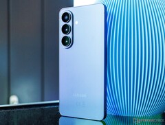 Das Samsung Galaxy S26 soll gleich zwei kompakte Nachfolger erhalten.