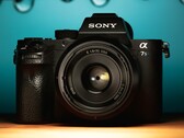 Sony könnte sein Objektiv-Portfolio durch eine Übernahme gravierend erweitern.