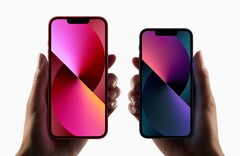 Das Apple iPhone 13 und das iPhone 13 mini unterscheiden sich hauptsächlich durch die Bildschirmgröße. (Bild: Apple)