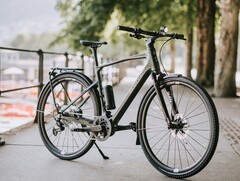 Grid 365 :eLight: E-Bike mit Carbonrahmen und umfangreicher Ausstattung (Bildquelle: Simplon)
