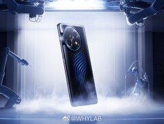 Das OnePlus 11 Concept packt eine blaue LED-Beleuchtung unter eine schwarze Glas-Rückseite. (Bild: Whylab / Weibo)