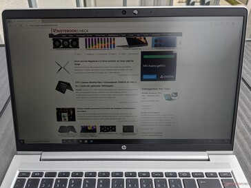 HP ProBook 440 G8 im Außeneinsatz