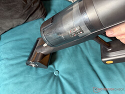 Roborock H60 Ultra saugt auch Sofas ab