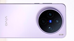 Vivo hat heute ein violettes X200s und X200 Pro mini enthüllt. Das Vivo X200 Ultra soll die Basis für ein globales Zeiss-Kamera-Flaggschiff in 2026 werden.