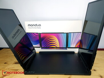 Die Scharniere halten die zwei Displays gut in Position