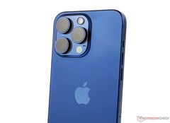 Das Apple iPhone 15 Pro Max besitzt eine Periskop-Tele-Kamera – ein Novum für ein iPhone. (Bild: Notebookcheck)