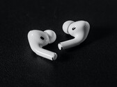 Die AirPods der dritten Generation sollen das In-Ear-Design der AirPods Pro übernehmen. (Bild: Shawnn Tan, Unsplash)