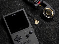 Anduril Chromatic: Gaming-Handheld mit spezieller Materialwahl (Bildquelle: ModRetro)