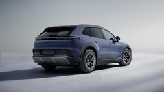 Mit einer massiven 113-kWh-Batterie und extremen 400 Kilowatt Ladeleistung drückt der neue Porsche Cayenne S Electric ab 126.400 Euro massiv Leistung in das vollelektrische SUV-Segment.