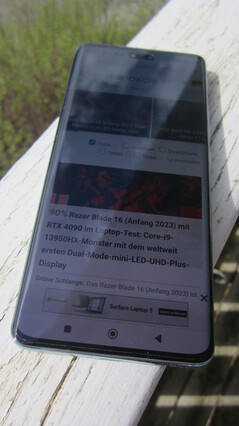 Außeineinsatz (in der Sonne, Auto-Helligkeit)