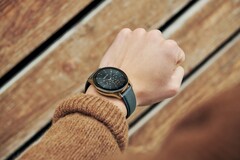 Die OnePlus Watch in der Cobalt Limited Edition gibt es ab dem 7. Juni exklusiv auf Instagram, wenn man gerne auf Schatzsuche geht.