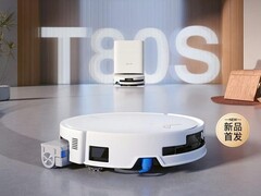 Mit Wischrolle und Basisstation in zwei Versionen (Bildquelle: Ecovacs)