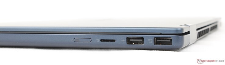 Rechts: Einschalttaste, MicroSD-Leser, 2x USB-A (5 Gbps)