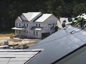 Tesla Solardach: Nachhaltige Gemeinden im Osten der USA mit Solardächern (Bild: Tesla)