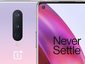 OnePlus 8 Smartphone jetzt in Interstellar Glow erhältlich.
