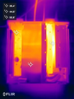 Minisforum MS-02 Ultra beim Stresstest (ohne Gehäusedeckel)