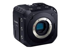 Die Panasonic Lumix BGH1 setzt auf einen Micro Four Thirds-Sensor in einem kompakten Gehäuse. (Bild: Panasonic)