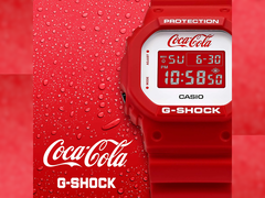 Die ältere Casio G-Shock x Coca Cola-Kollaboration - die DW5600CC23-4, abgebildet neben den Logos von Coca-Cola und G-Shock vor einem roten Hintergrund. (Bildquelle: Casio - bearbeitet) 