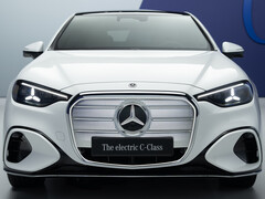 Nach den jüngsten Hiobsbotschaften um massiv gestrichene Stellen sichert sich Bosch einen wichtigen E-Motoren-Großauftrag von Mercedes-Benz. Vor Kurzem hat der Autobauer seine neue elektrische C-Klasse vorgestellt (Bild: Mercedes-Benz).