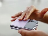 Das Samsung Galaxy Z Flip4 5G bietet ein innovatives, faltbares Design. (Bild: Samsung)