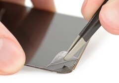 Samsung bietet sein Ultra Thin Glass auch anderen Smartphone-Herstellern an. (Bild: iFixit)