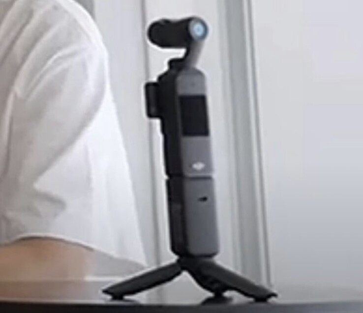 Ein geleaktes Bild zeigt ein zweites Display an der Rückseite der DJI Osmo Pocket 4 Minikamera.