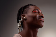 Mit den Moto Buds und Moto Buds+ stellt Motorola neue Kopfhörer vor, die mit modernem Design und gutem Sound punkten wollen.