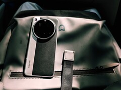 Der Nachfolger des Xiaomi 15 Ultra, hier im Bild, soll statt Quad-Cam eine Triple-Cam bieten. (Bildquelle: Kartikey Singh)