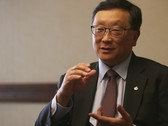 Blackberry CEO John Chen kündigt weitere Android Smartphones an