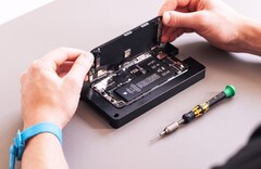 COVID-Lockdowns und gewaltsame Proteste kosten Apple potenziell Milliarden von US-Dollar an Umsatz. (Bild: Revendo)