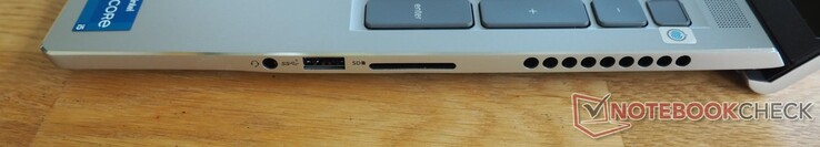 rechte Seite: Audio, USB-A 3.2 Gen1, SD-Kartenleser