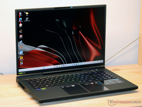 Medion Erazer Beast X40 (2024) im Test: High-End-Gaming-Laptop mit RTX 4090 und mechanischer Tastatur
