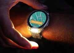 Die Amazfit Cheetah 2 Ultra besitzt eine integrierte LED-Taschenlampe.