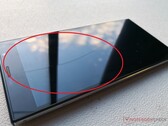 Der Akku in unserem chinesischen Smartphone hat sich ausgedehnt und das Display gesprengt