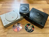 Der Kampf zwischen den CD-Konsolen ging erst mit der E3 richtig los. Bis dato waren etwa das Mega CD (Mitte) eher selten anzutreffen. (Foto: Andreas Sebayang/Notebookcheck.com)