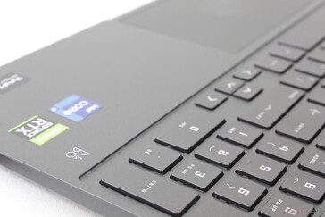 Auf den matten Oberflächen sammeln sich mit der Zeit leicht unschöne Fett- und Fingerabdrücke an