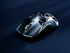 Die Razer Viper Mini Signature Edition wiegt gerade einmal 49 Gramm, trotz Akku und drahtloser Verbindung. (Bild: Razer)