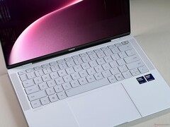 1-kg-Ultrabook mit Arrow Lake und hervorragenden Eingabegeräten - Honor MagicBook Art 14 2025 im Test