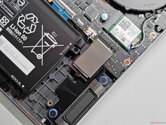 Wi-Fi-Modul und zweiter SSD-Slot