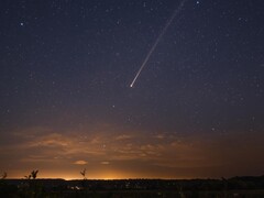 Meteor am Himmel (Generiertes Bild, Canva)