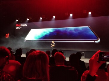 2019 veranstaltete OnePlus im Stil von Apple eine große Show.