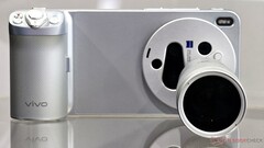 Das Vivo X300 Ultra ist mit Telefoto-Extender in Kenya auf Safari, wie erste Kamera-Samples zeigen. 