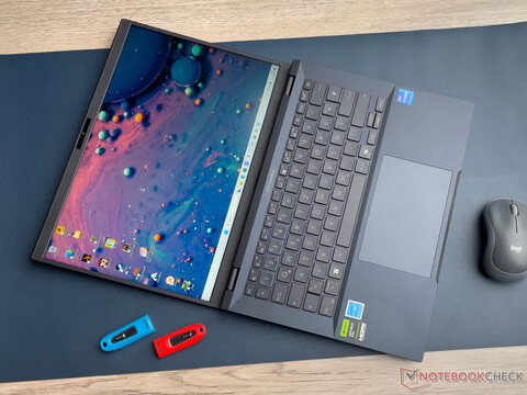 Asus ExpertBook B3 im Test: Office-Notebook mit Power und 11 Stunden Laufzeit