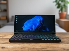Das Kickstarter-Konzept von Keebmon kombiniert einen Ryzen AI 9 HX 370 PC, einen 13-Zoll-Ultrawide-Touchscreen und eine austauschbare mechanische Tastatur in einem faltbaren Gerät.