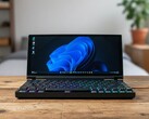 Das Kickstarter-Konzept von Keebmon kombiniert einen Ryzen AI 9 HX 370 PC, einen 13-Zoll-Ultrawide-Touchscreen und eine austauschbare mechanische Tastatur in einem faltbaren Gerät.