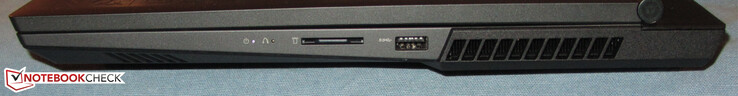 Rechte Seite: Speicherkartenleser (SD), USB 3.2 Gen 1 (Typ A)