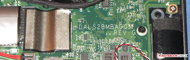 Eine zweite NVMe-SSD (M.2-2242) könnte eingebaut werden.