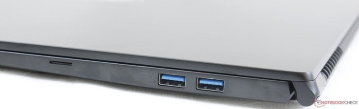 Rechts: MicroSD-Kartenleser, 2x USB Typ-A USB 3.2 Gen. 2