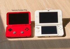 Der Retroid Pocket Flip packt die Hardware des Retroid Pocket 3+ ins kompaktere Gehäuse. (Bild: Retroid)